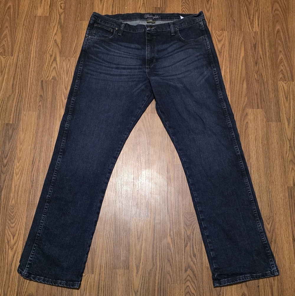 Wrangler Premium Performance Cowboy Cut Dark Wash Relaxed Fit Jeans 38x32 B58